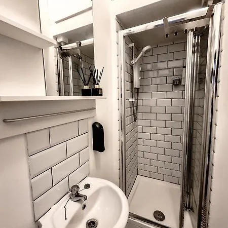 Privat bolig Whole Stylish 1880s Guinness Worker House