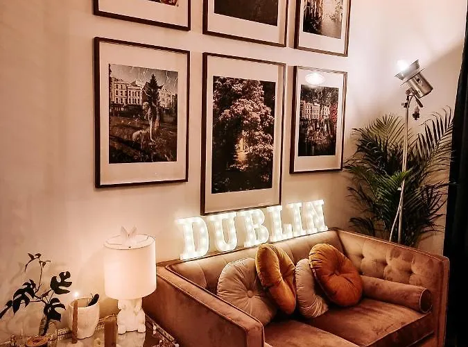 Whole Stylish 1880s Guinness Worker House דבלין