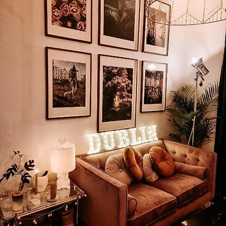 Whole Stylish 1880s Guinness Worker House Dublin