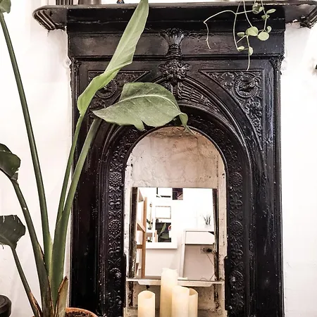 Stylish 1880s Guinness Worker House Habitación en casa particular Dublín