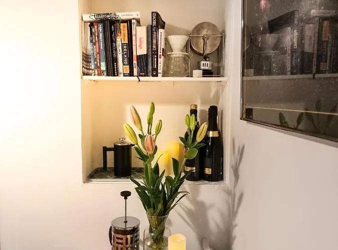 Whole Stylish 1880s Guinness Worker House Pansiyon